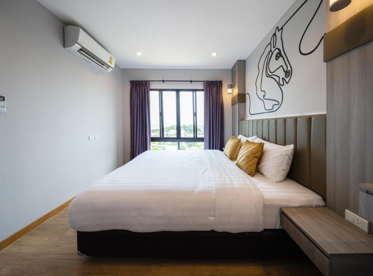 Horsehill Hotel Sriracha Si Racha Exterior foto